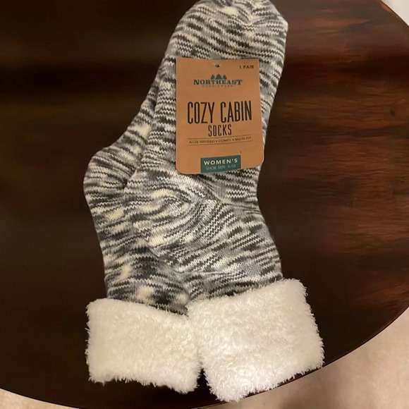 Northeast Outfitters Accessories - Northeast Outfitters cozy cabin socks